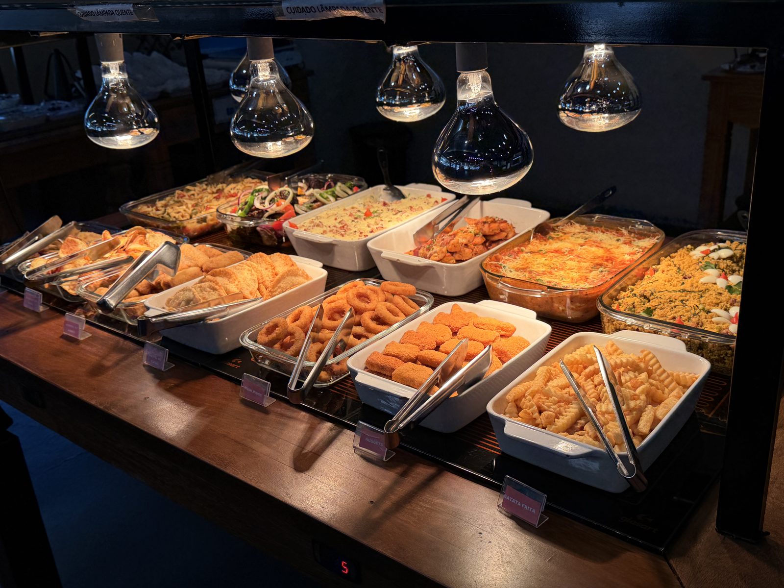 Pratos quentes do buffet